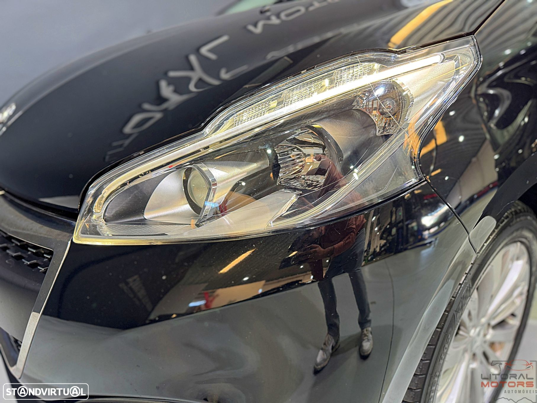 Peugeot 208 1.2 PureTech Signature - 5