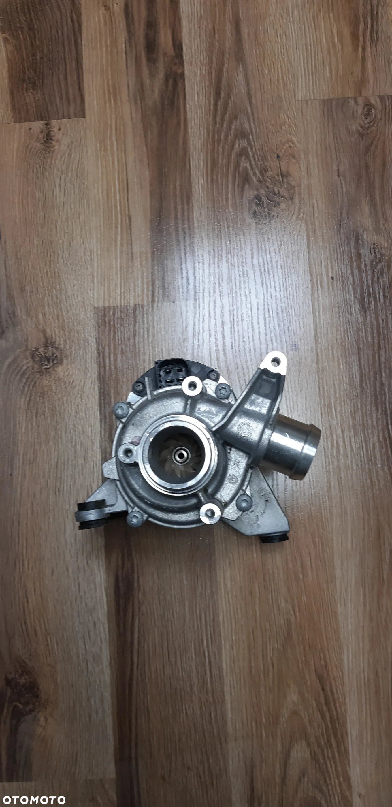 Dodatkowa pompa wody A2642000301 Mercedes W213 polift 2022r. 2.0CGi - 2