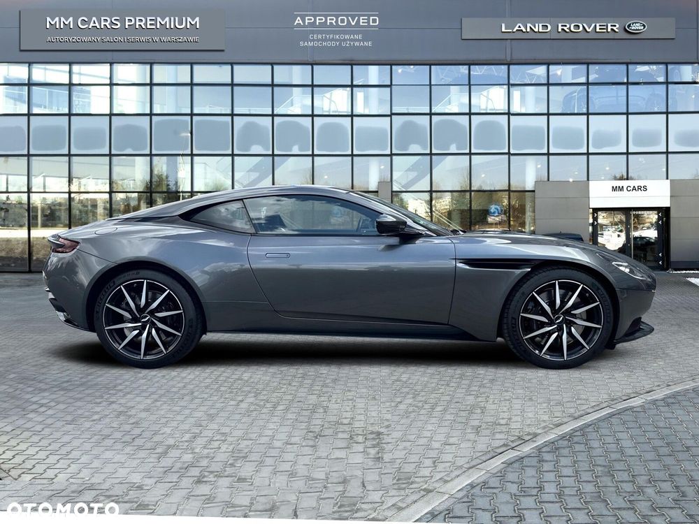 Aston Martin DB11 V8 - 7