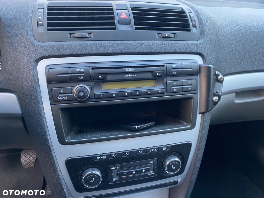 Skoda Octavia 1.6 TDI DPF Ambiente - 10