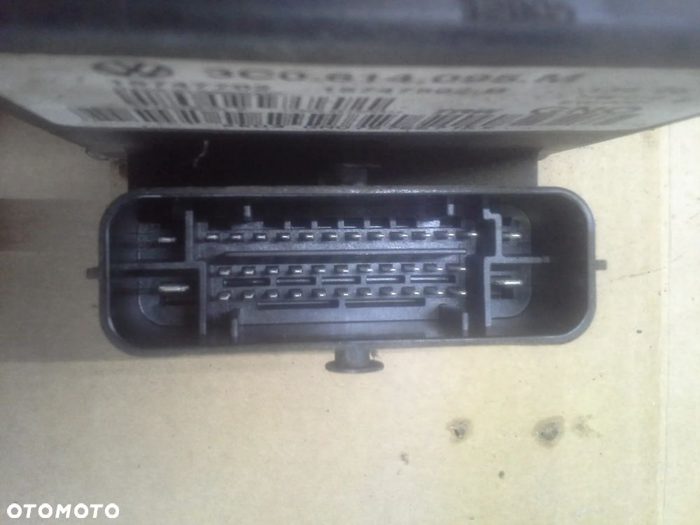 Volkswagen Passat B6 2.0 FSi pompa, sterownik ABS 3C0.614.095.M - 7