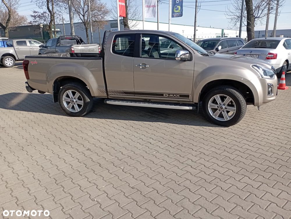 Isuzu D-Max 1.9 EC LS+ - 10