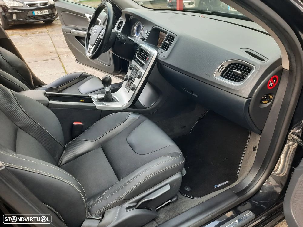 Volvo V60 1.6 D2 Drive R-Design Start/Stop - 32