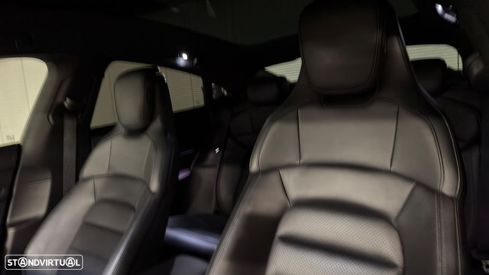 Porsche Taycan 4S - 11