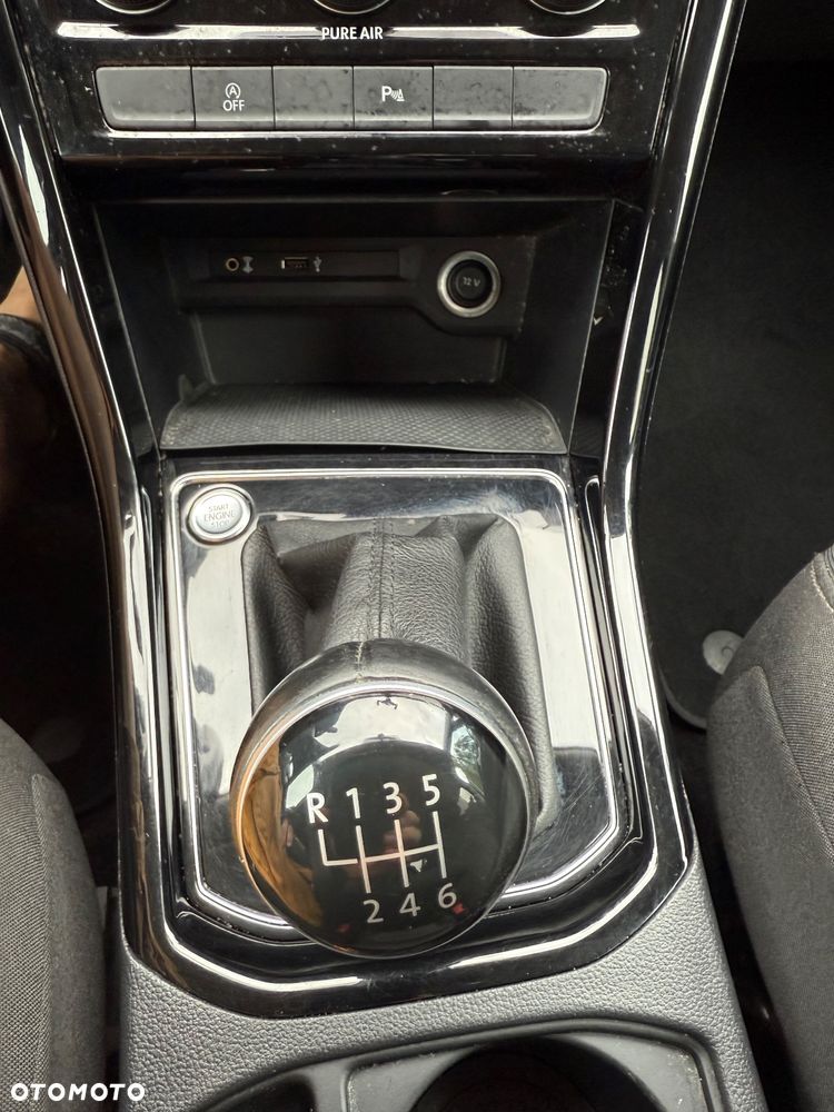 Volkswagen Touran 1.4 TSI BMT Highline - 28