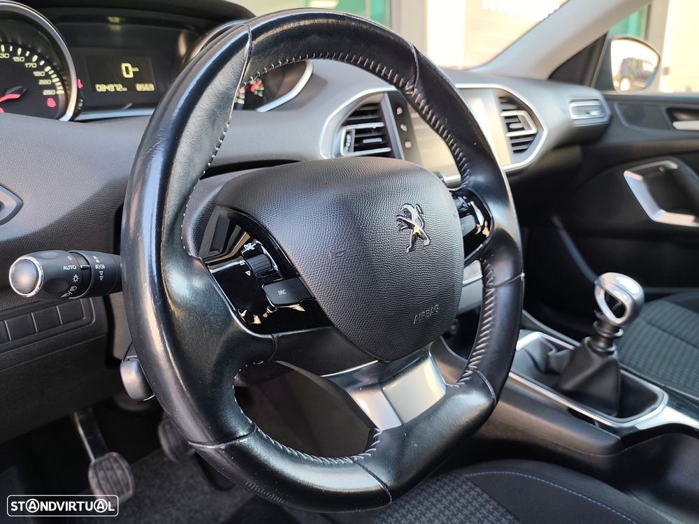 Peugeot 308 SW 1.5 BlueHDi Style - 32