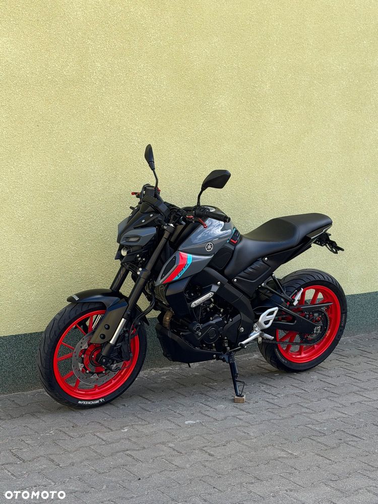 Yamaha MT - 28