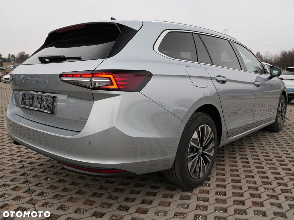 Skoda Superb 2.0 TDI SCR 4x4 Selection DSG - 13