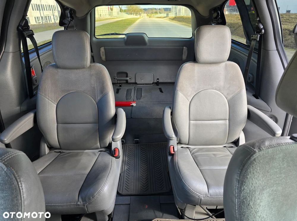 Chrysler Grand Voyager 2.8 CRD LX S&G - 13