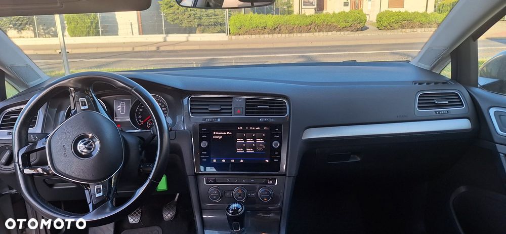 Volkswagen Golf 1.6 TDI BMT Comfortline - 23