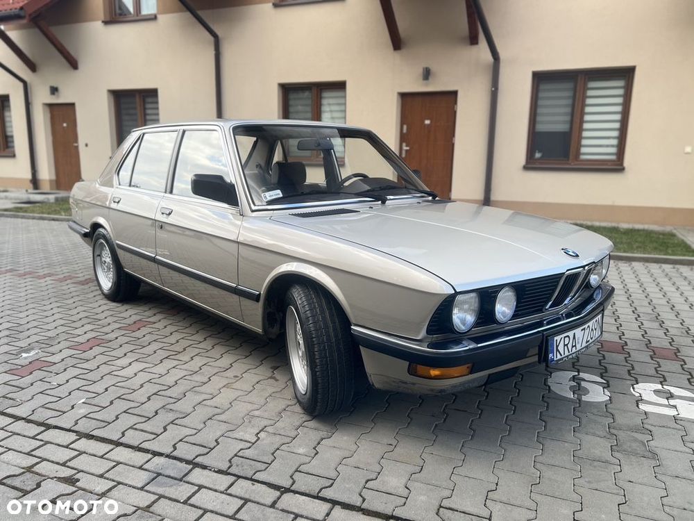 BMW Seria 5 525 e - 8