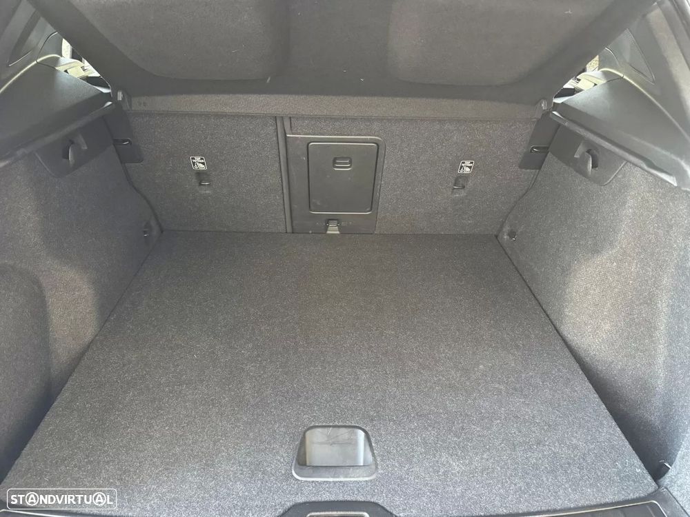 Volvo XC 40 2.0 D3 Momentum AWD Geartronic - 39