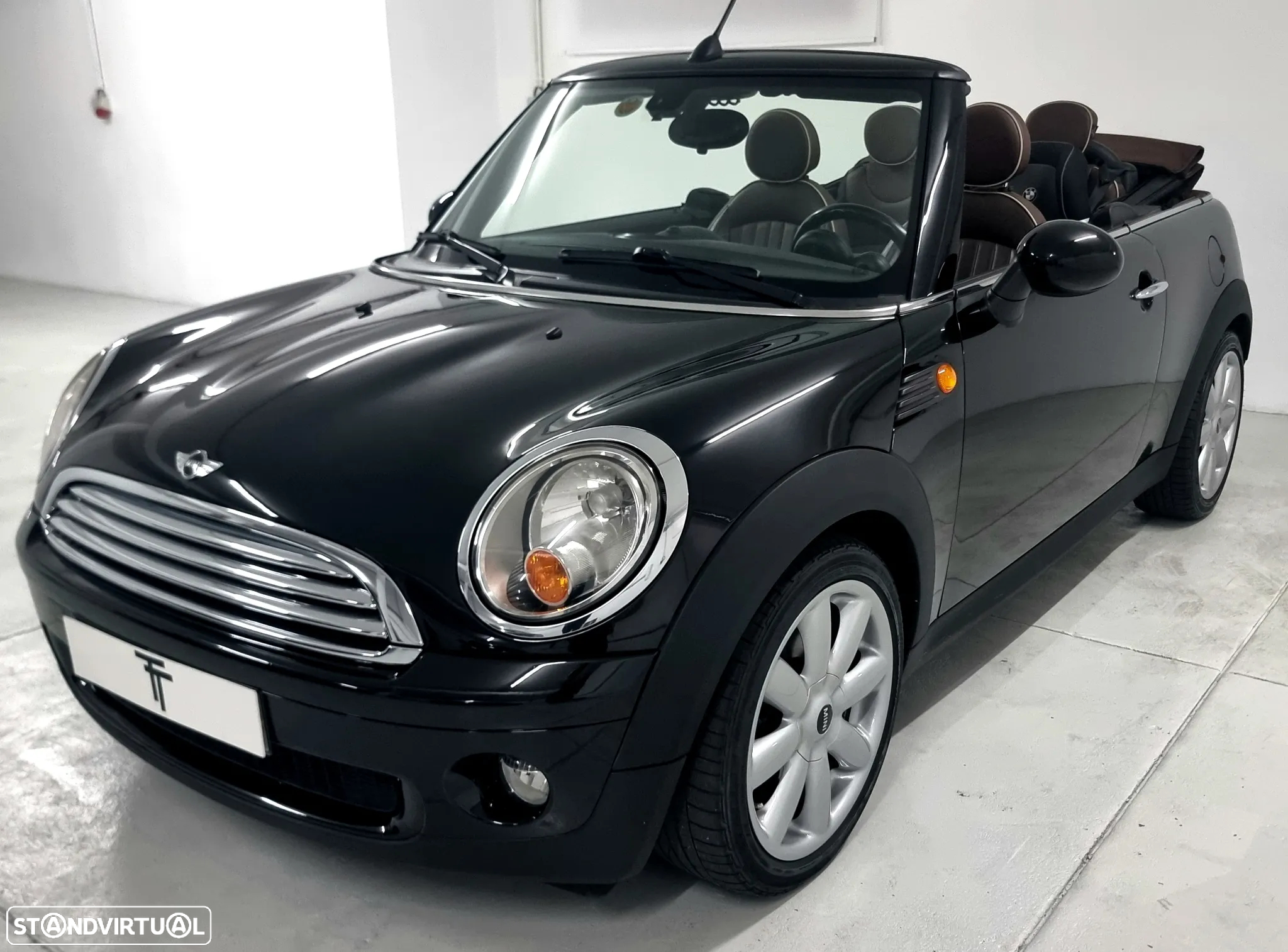 MINI Cabrio Cooper Auto - 11