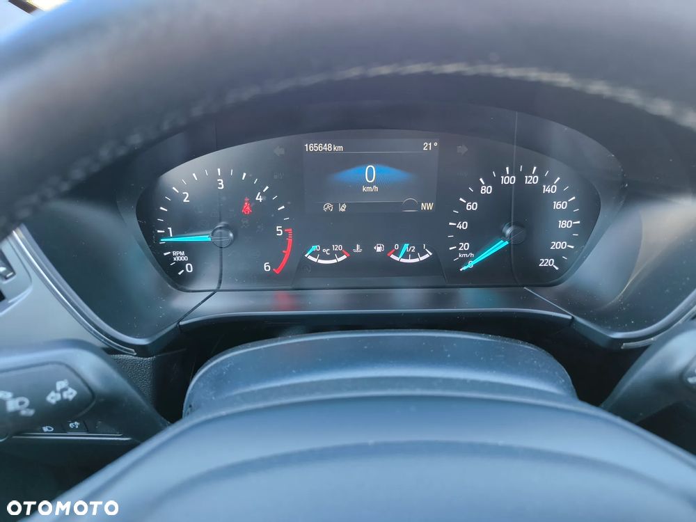 Ford Kuga 2.0 TDCi 2x4 Titanium - 17