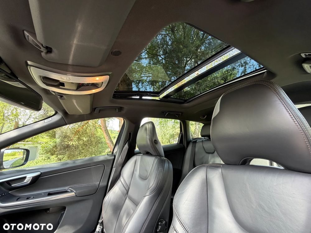 Volvo XC 60 D4 AWD Summum - 17