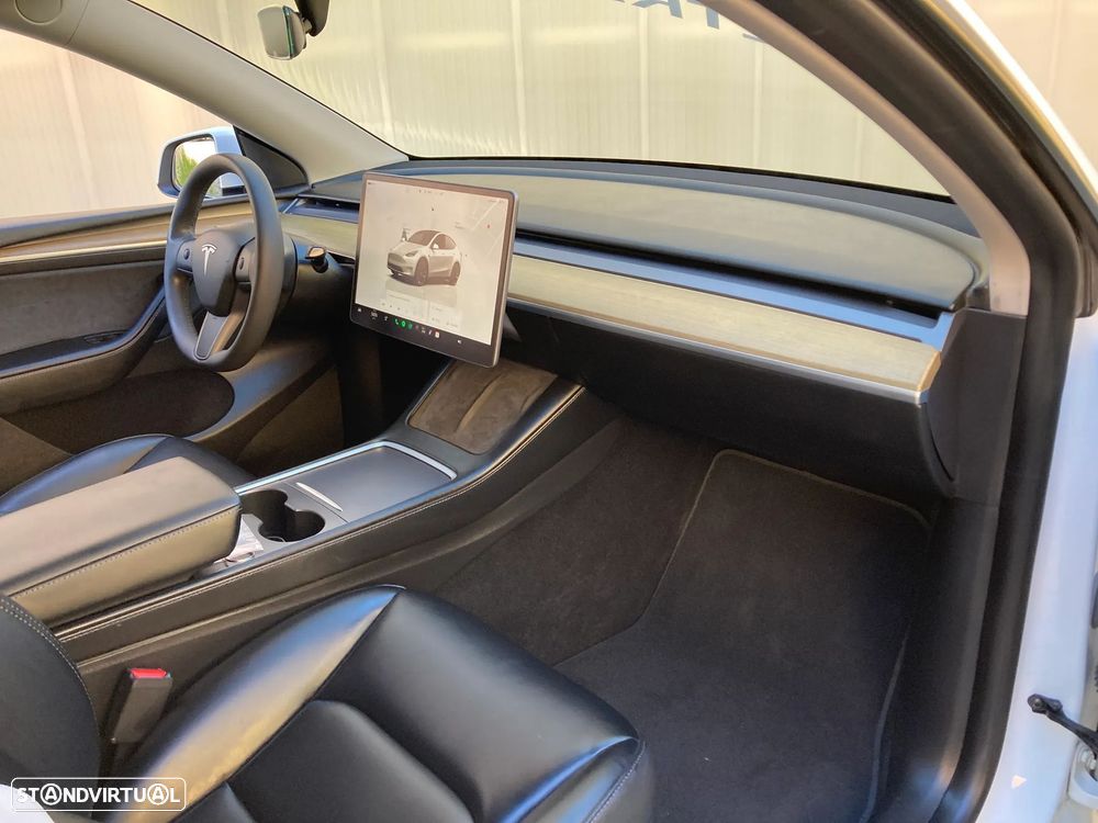 Tesla Model Y RWD - 36