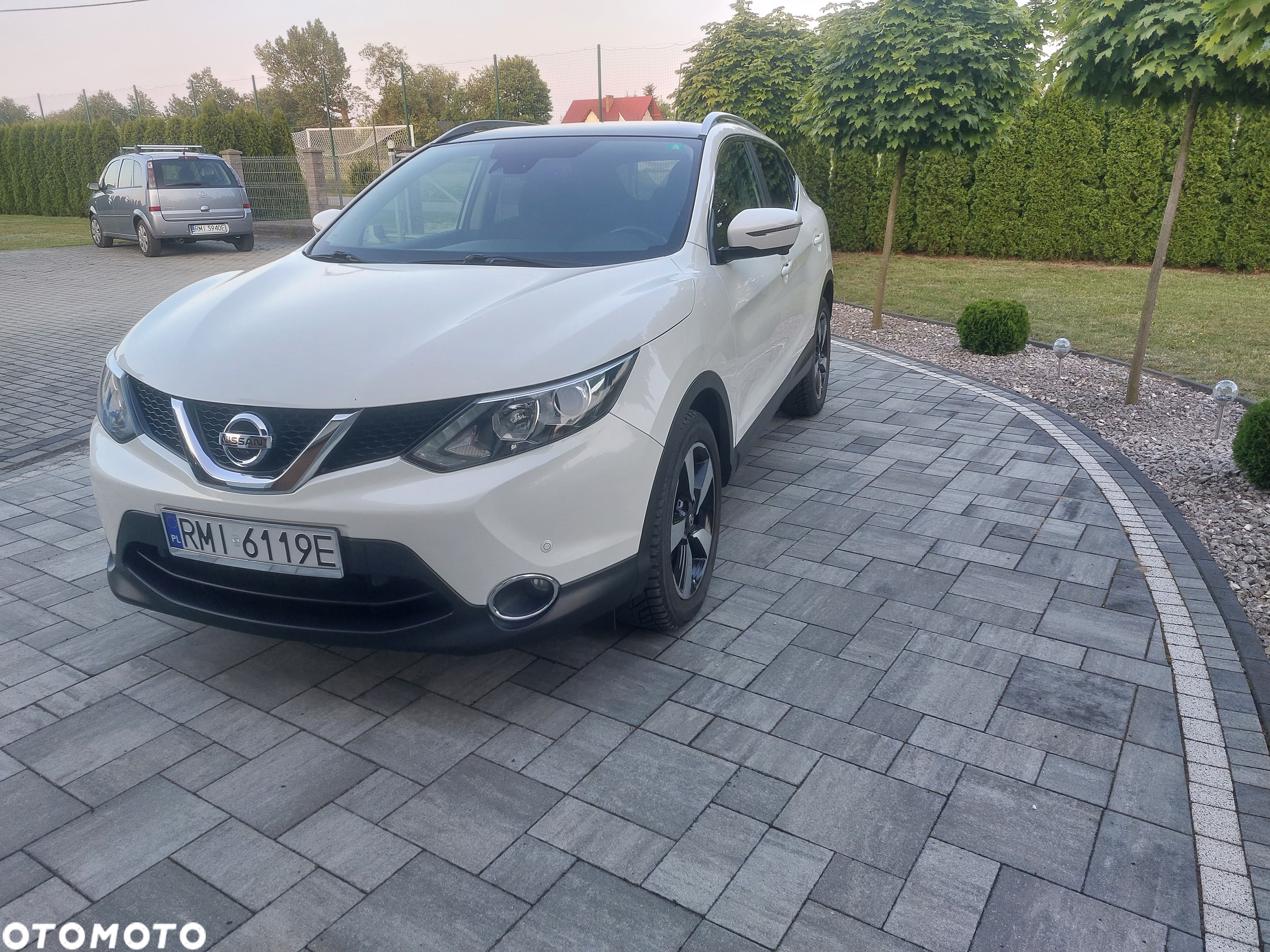 Nissan Qashqai - 1