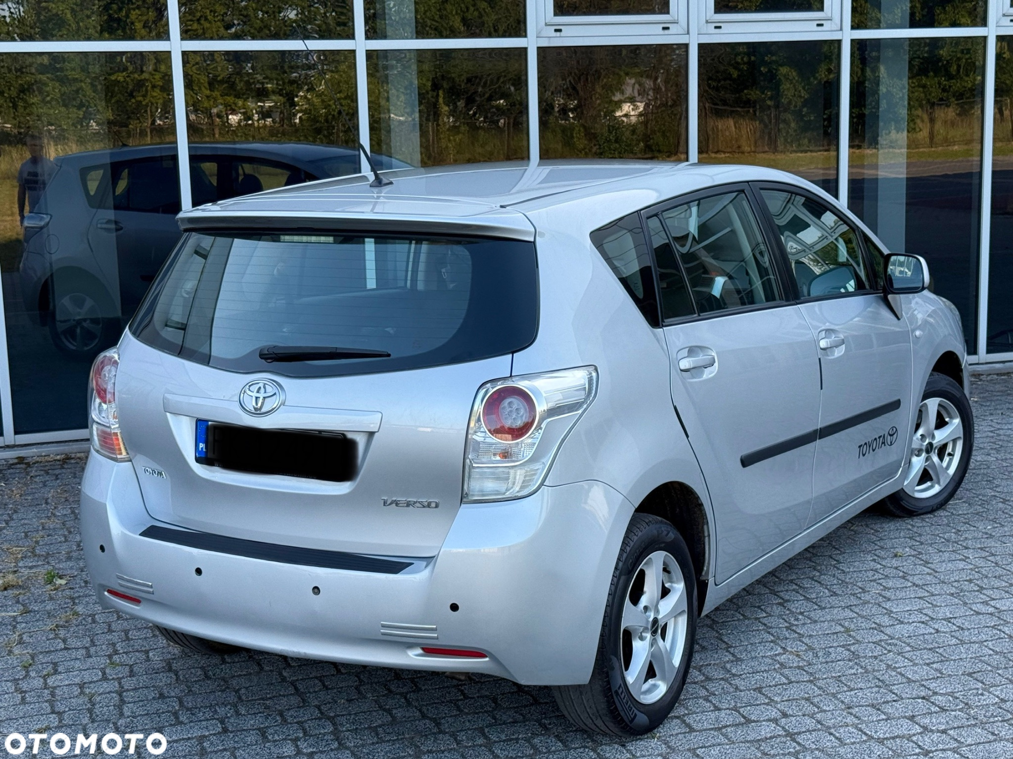 Toyota Verso 1.6 Premium 7os - 4