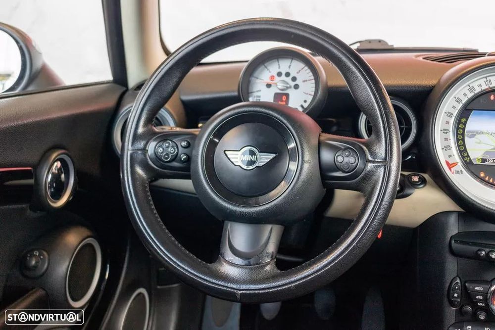 MINI 3 Portas One D - 13