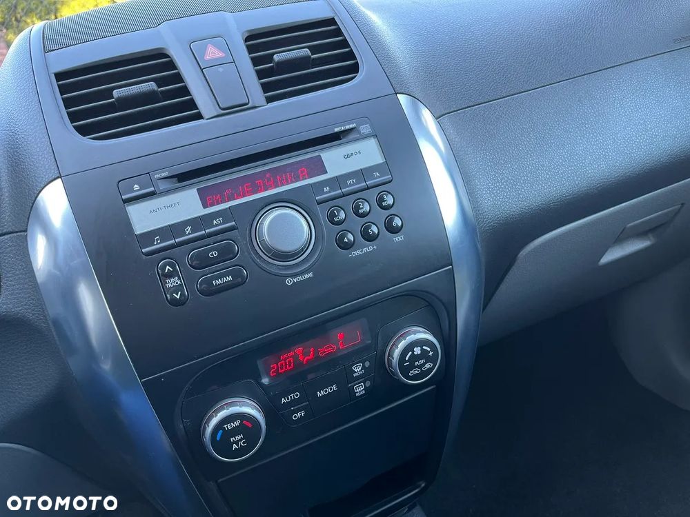 Suzuki SX4 1.6 VVT 4x4 Comfort - 11