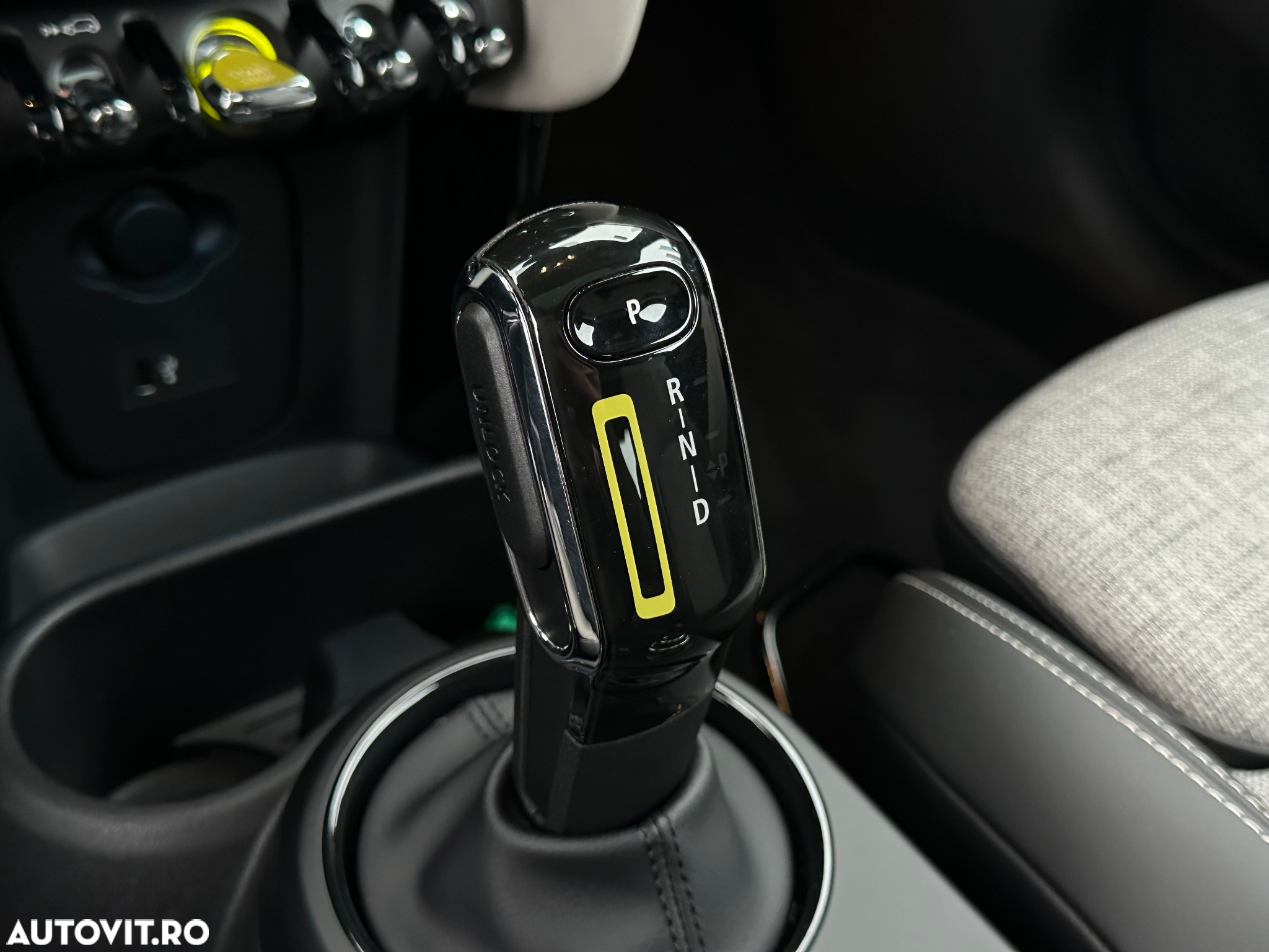 Mini Cooper E Classic Trim - 13
