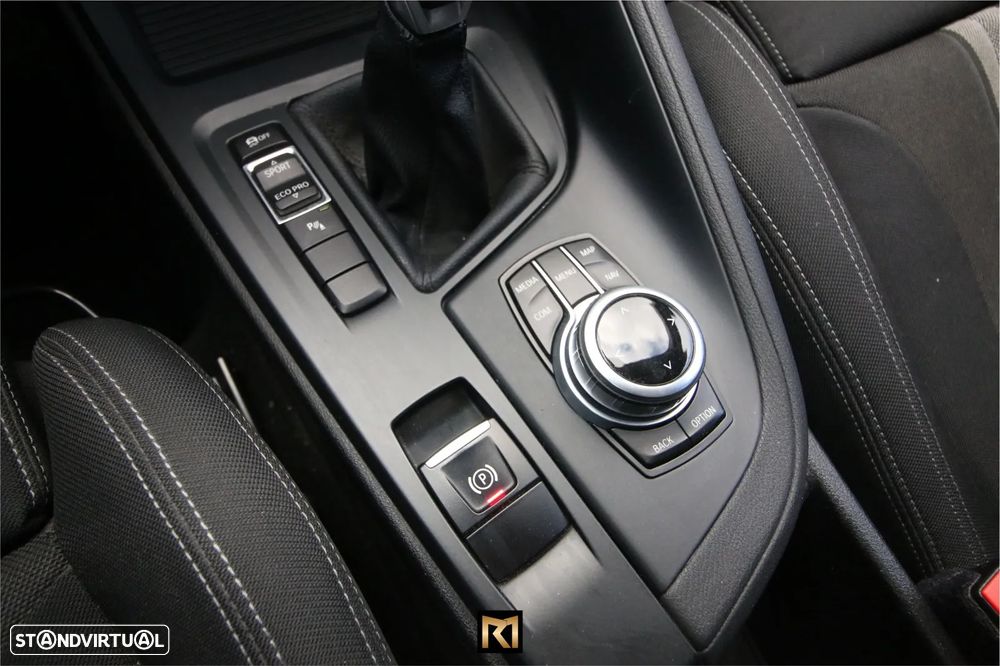 BMW X1 18 d sDrive Line Sport - 9