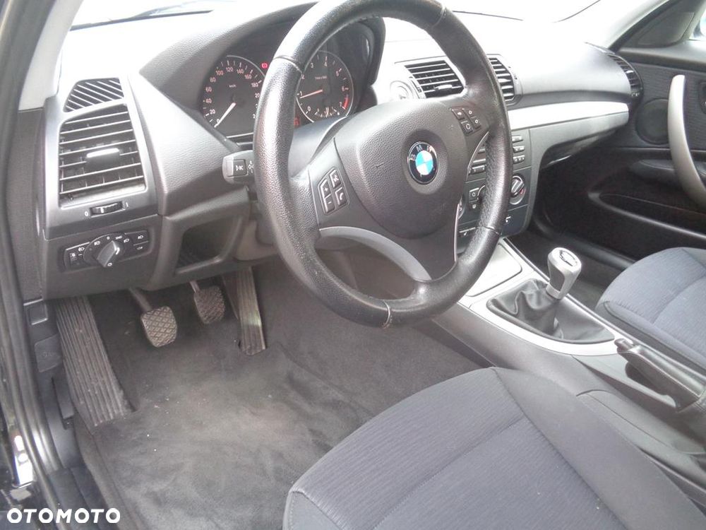 BMW Seria 1 - 21