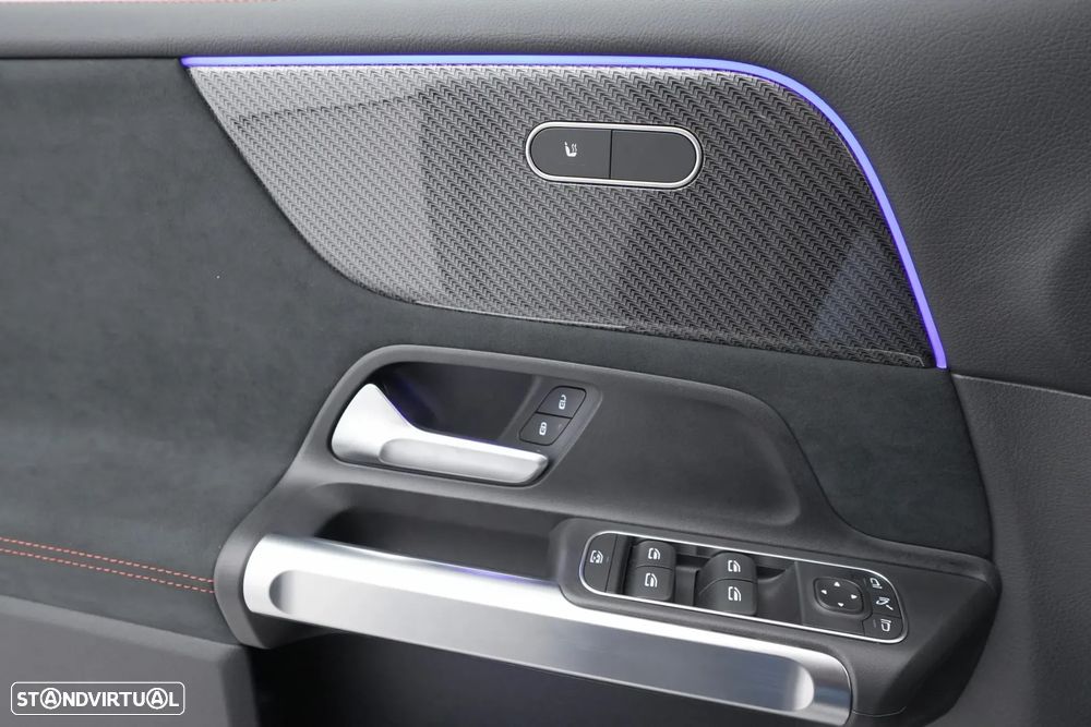 Mercedes-Benz GLB 180 d AMG Line - 19