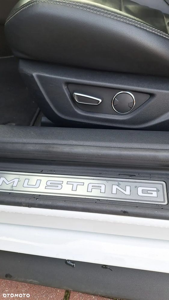 Ford Mustang 5.0 V8 GT - 11