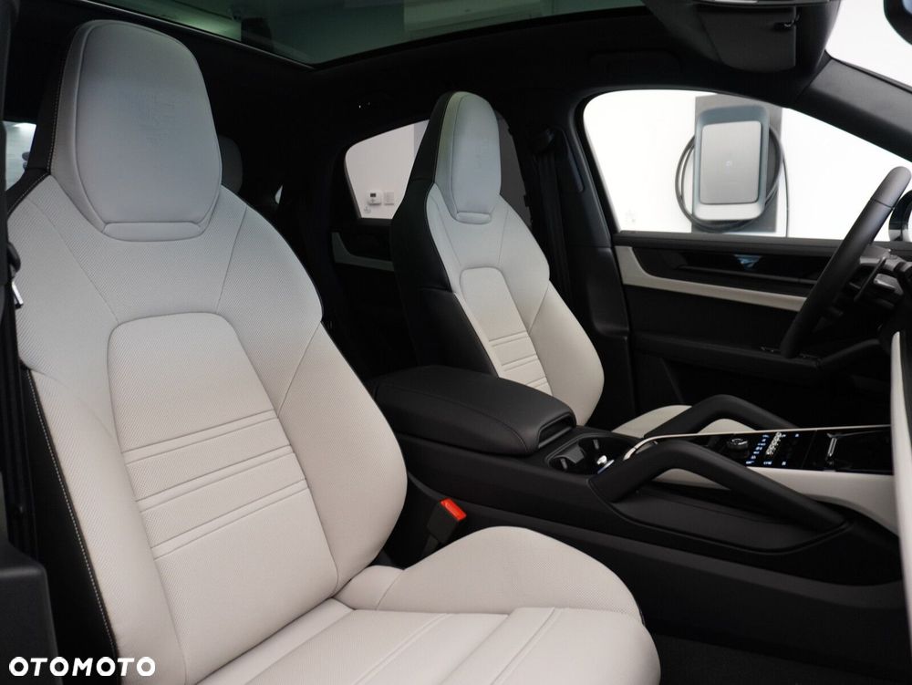 Porsche Cayenne E-Hybrid PHEV Black Edition - 30