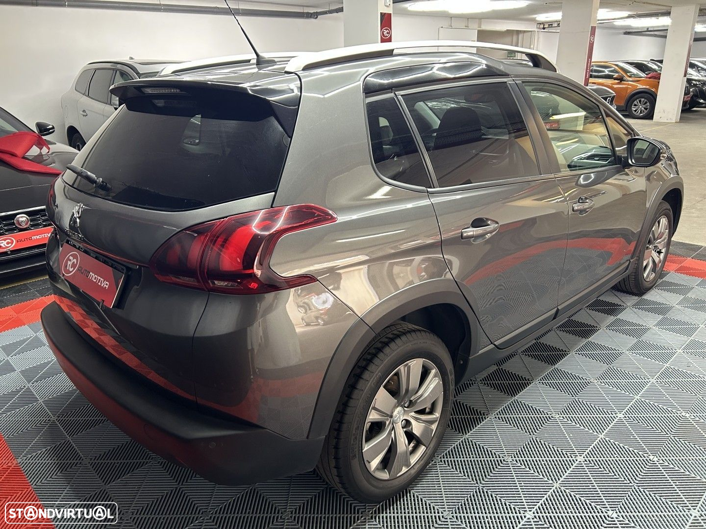 Peugeot 2008 1.2 PureTech Style - 6