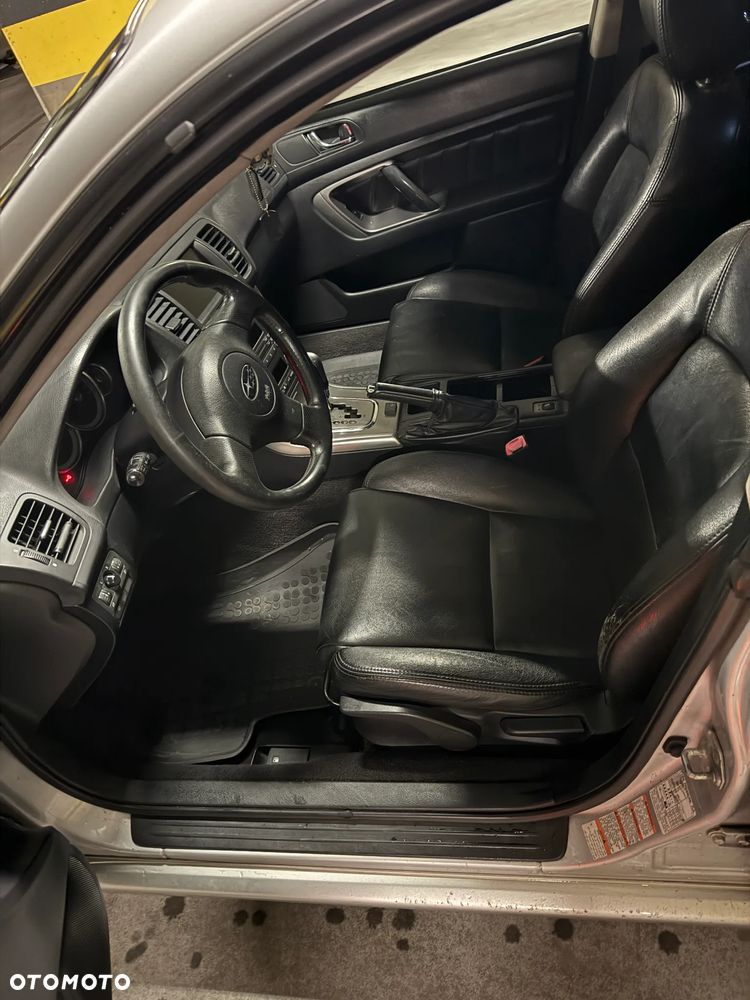 Subaru Legacy 2.5i AT - 10