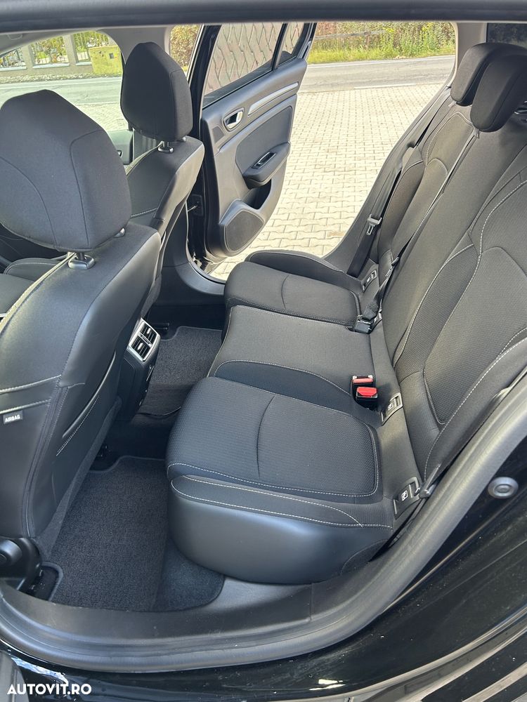 Renault Megane E-TECH 160 BUSINESS EDITION - 13