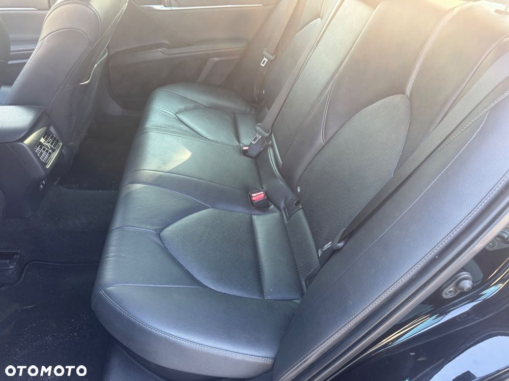 Toyota Camry 2.5 Hybrid Executive CVT - 16