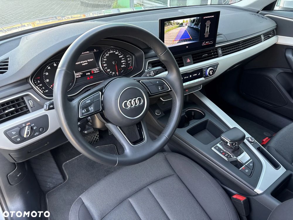 Audi A4 Limousine - 11