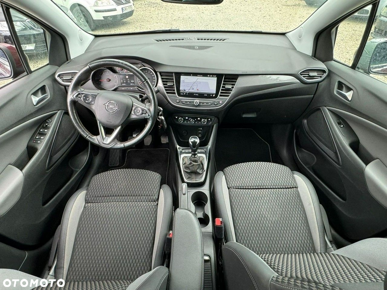 Opel Crossland X 1.2 T Design Line S&S - 24