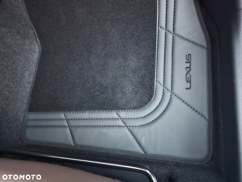 Lexus LBX FWD Original Edition - 21