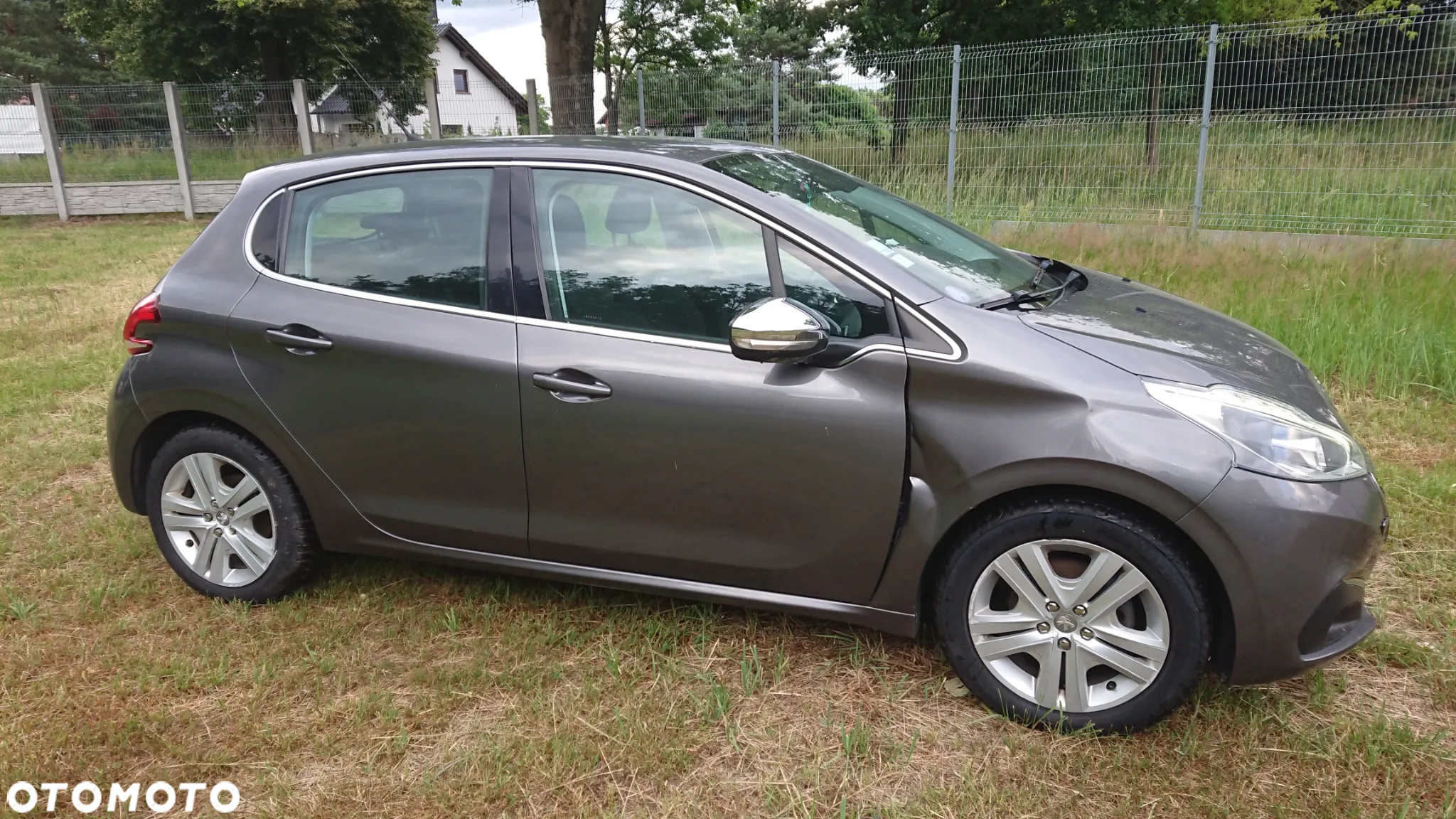 Peugeot 208 - 6