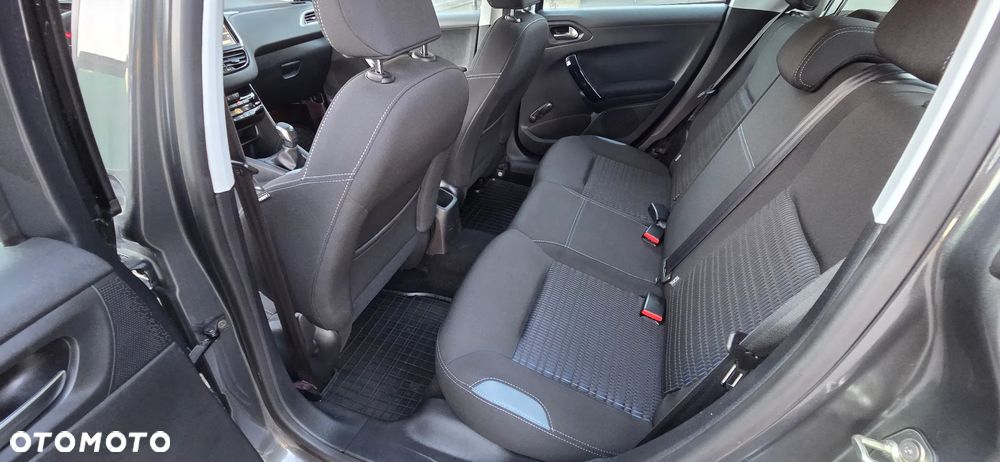 Peugeot 208 1.2 VTi Active - 11