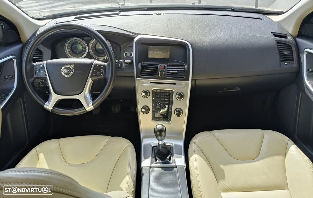 Volvo XC 60 2.0 D3 Drive Momentum - 28