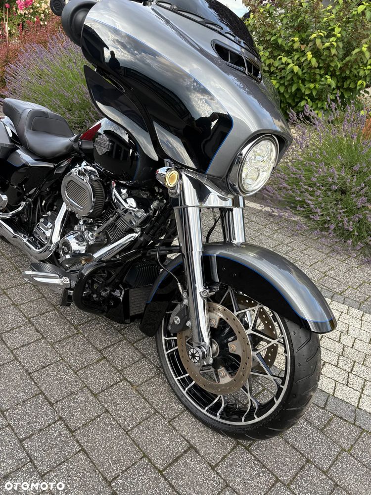 Harley-Davidson Touring Street Glide - 10