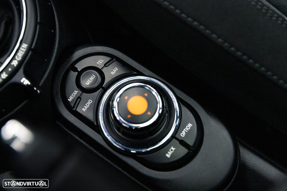 MINI 5 Portas Cooper D Auto - 43