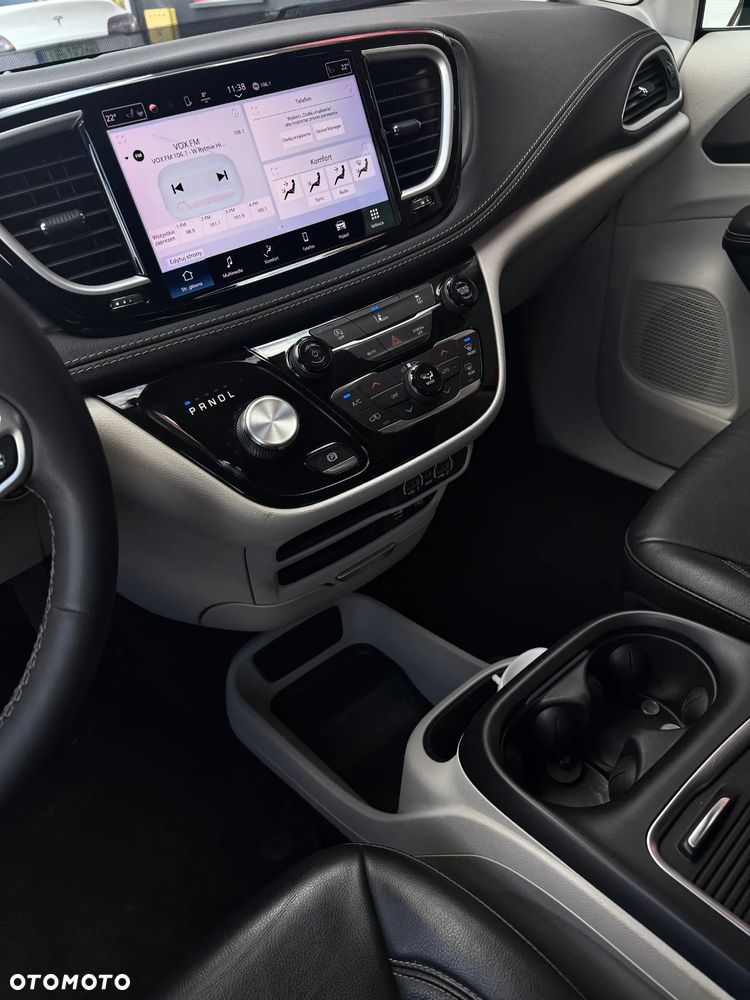 Chrysler Pacifica - 10