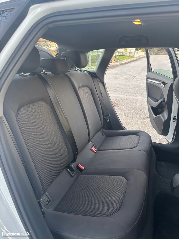 Audi A3 Sportback 1.6 TDI Advance Ultra - 13