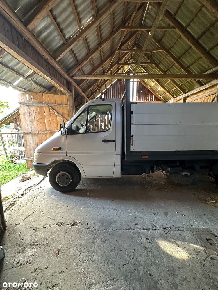 Mercedes-Benz Sprinter - 2