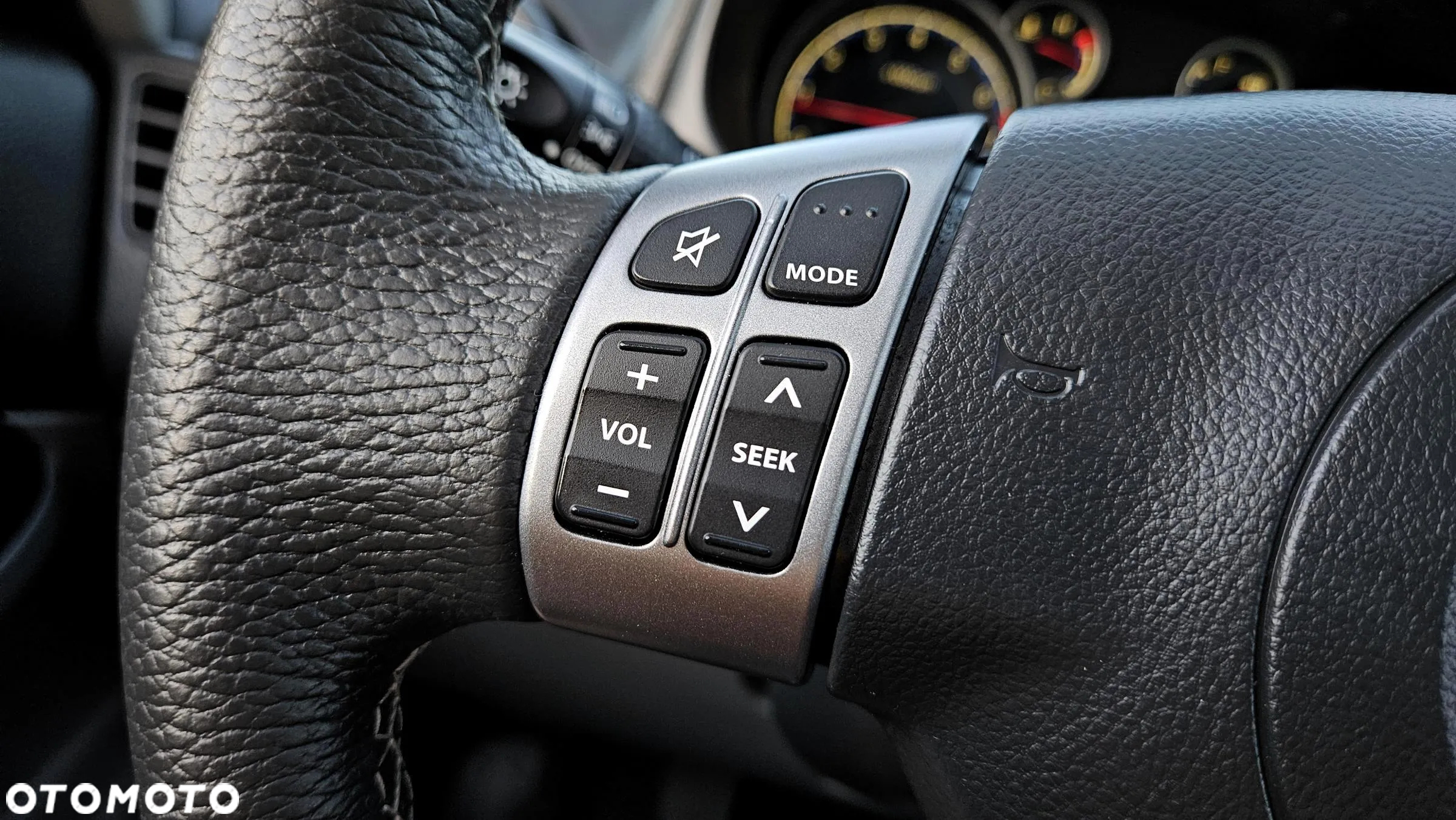 Suzuki SX4 1.6 Premium - 33