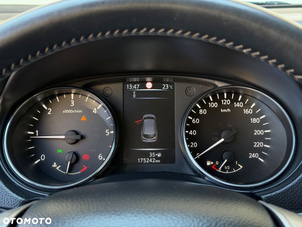 Nissan Qashqai 1.6 dCi 4 x 4 DPF tekna - 21