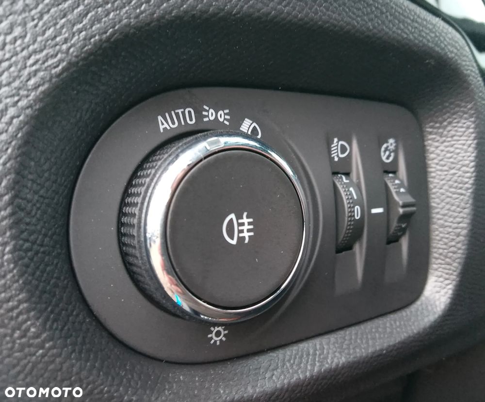 Opel Corsa 1.2 S&S - 24