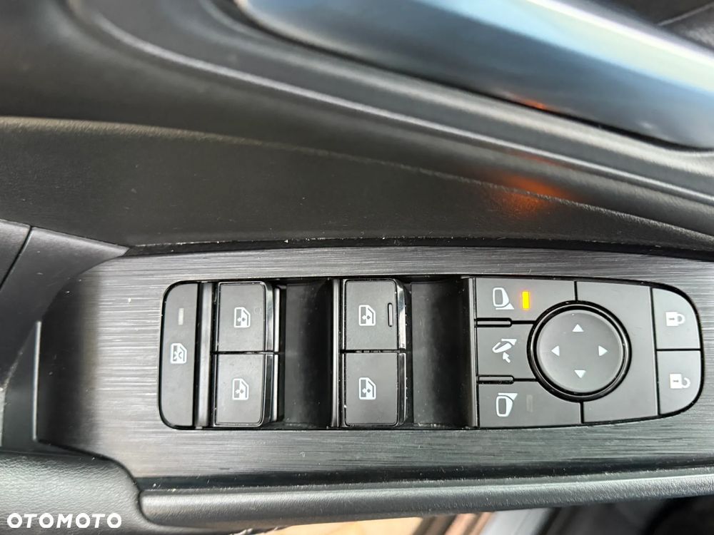 Nissan Qashqai 1.3 DIG-T DCT N-CONNECTA - 10