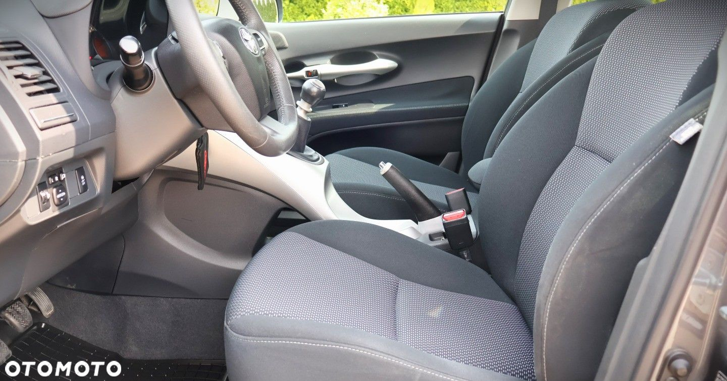 Toyota Auris - 15